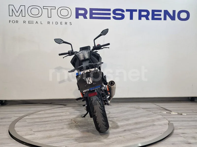 KTM 390 – Vista 8
