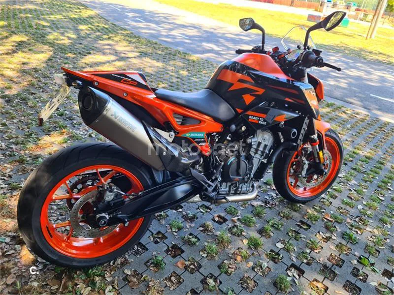 KTM 890 – Vista 3