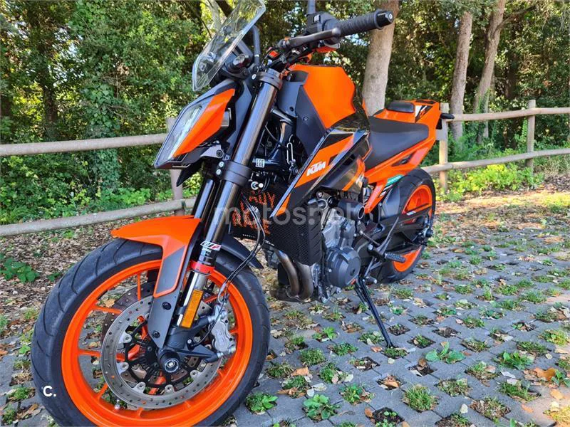 KTM 890 – Vista 4
