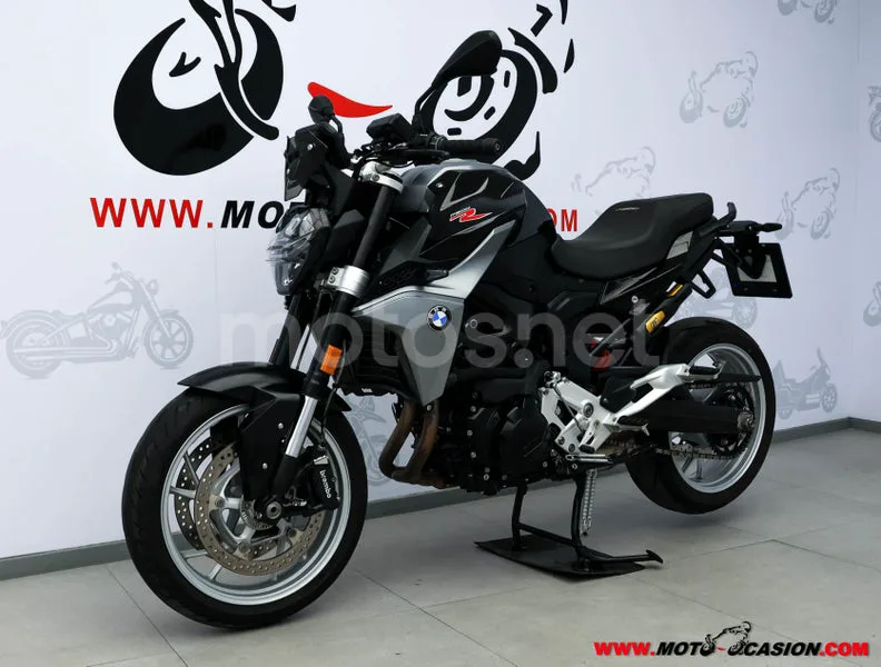BMW F 900 R – Vista 8