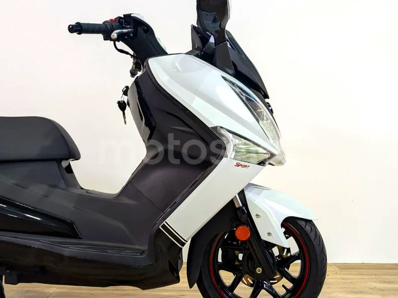SYM Joymax 125 – Vista 4