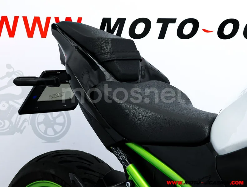 Kawasaki Z900 – Vista 11