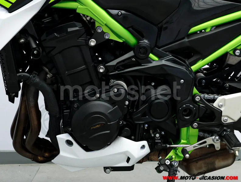 Kawasaki Z900 – Vista 10
