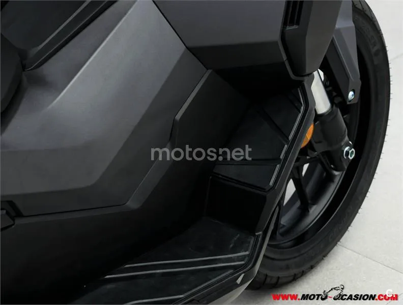 Honda ADV 350 – Vista 5