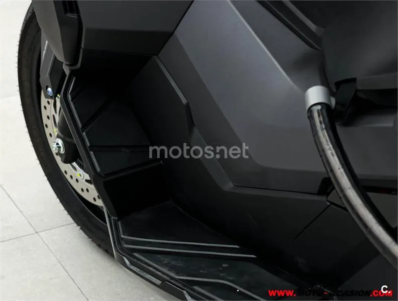 Honda ADV 350 – Vista 10