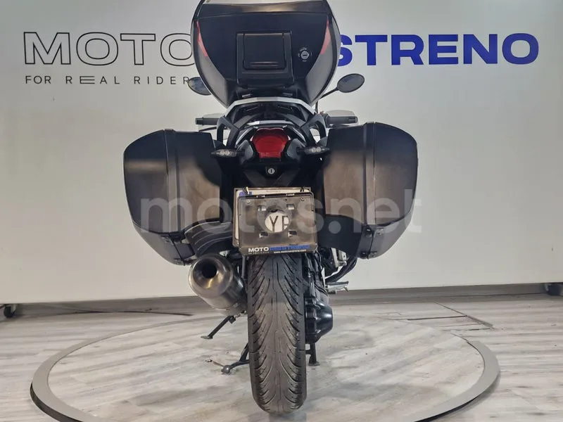 BMW R 1200 R Darkwhite – Vista 8