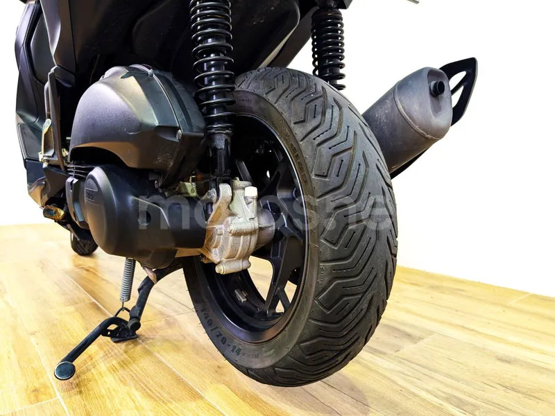 Yamaha XMAX 125 – Vista 10