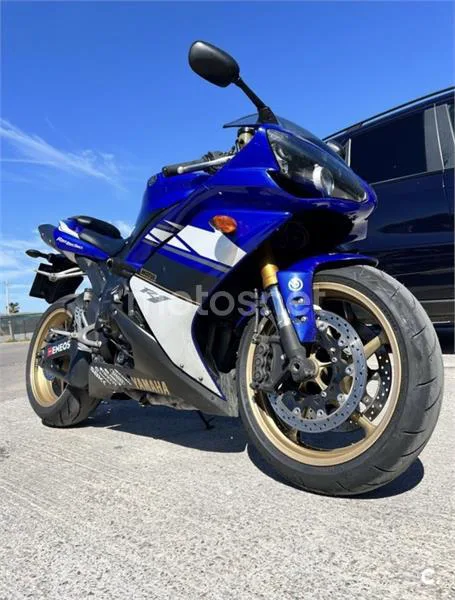 Yamaha R1 – Vista 4