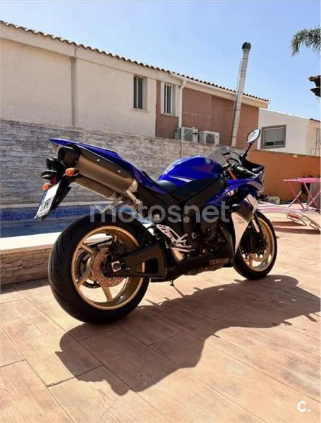 Yamaha R1 – Vista 6