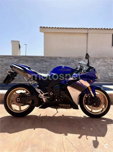 Yamaha R1 – Vista 7