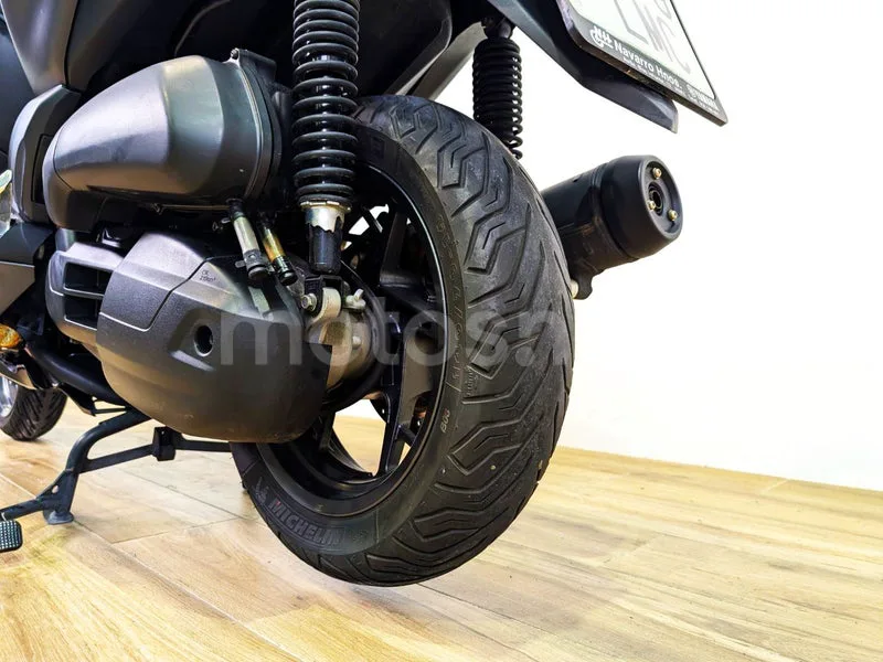 Yamaha XMAX 125 – Vista 10