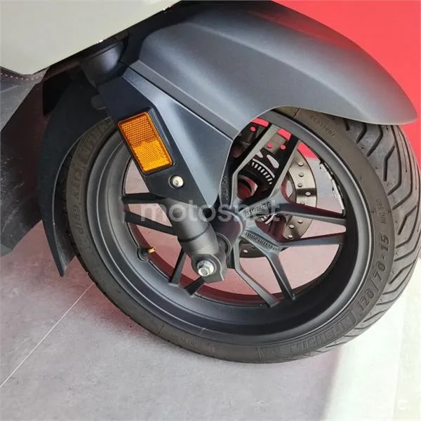 Honda Forza 125 – Vista 11