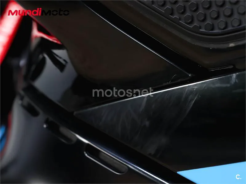 Yamaha R1 – Vista 16