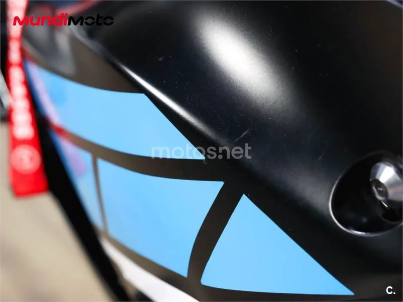 Yamaha R1 – Vista 17