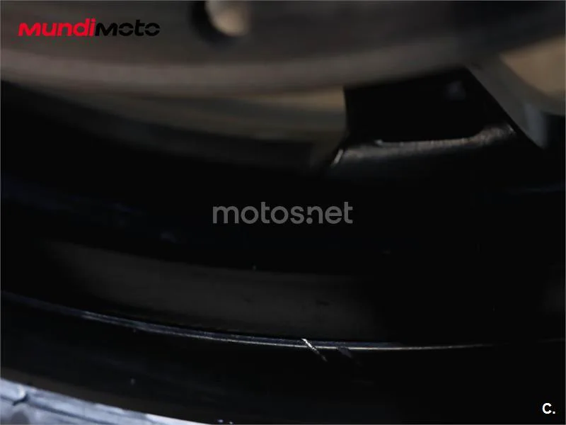 Yamaha R1 – Vista 20