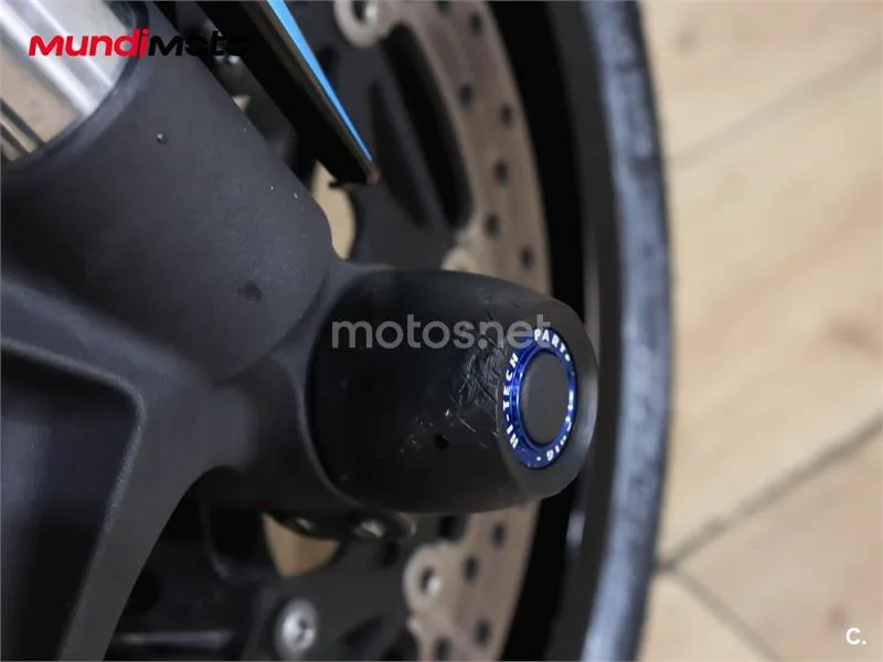 Yamaha R1 – Vista 22