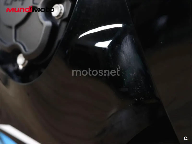 Yamaha R1 – Vista 23