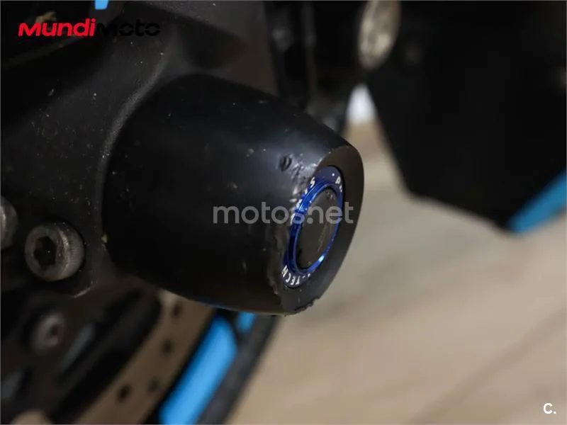 Yamaha R1 – Vista 26