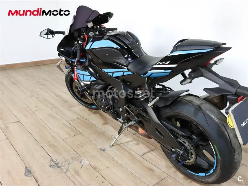 Yamaha R1 – Vista 8