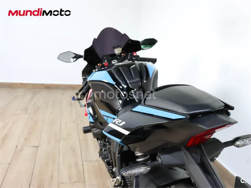 Yamaha R1 – Vista 9