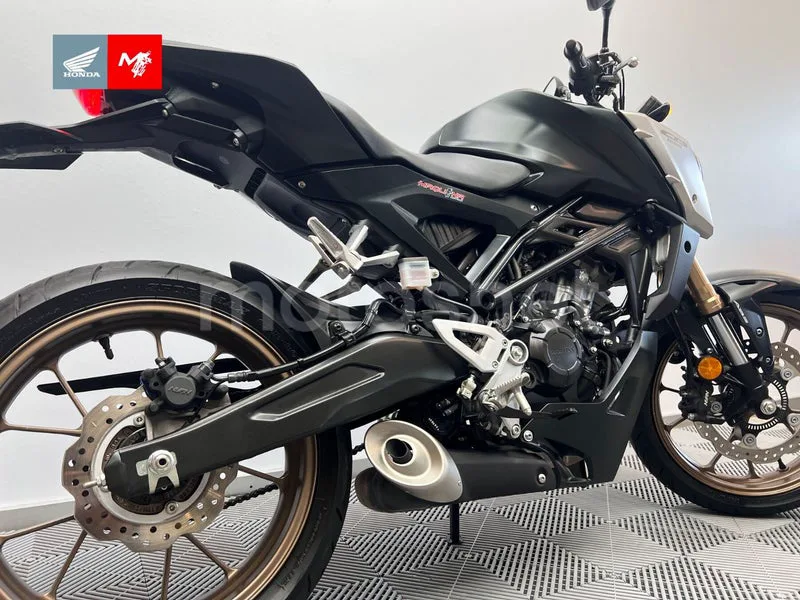 Honda CB 125 R – Vista 5