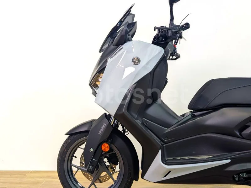 Yamaha XMAX 125 – Vista 8