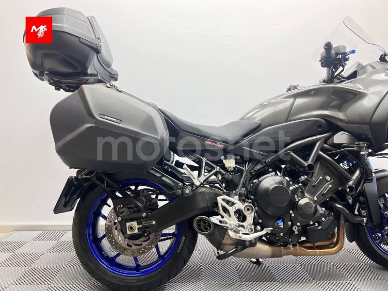 Yamaha Niken – Vista 4