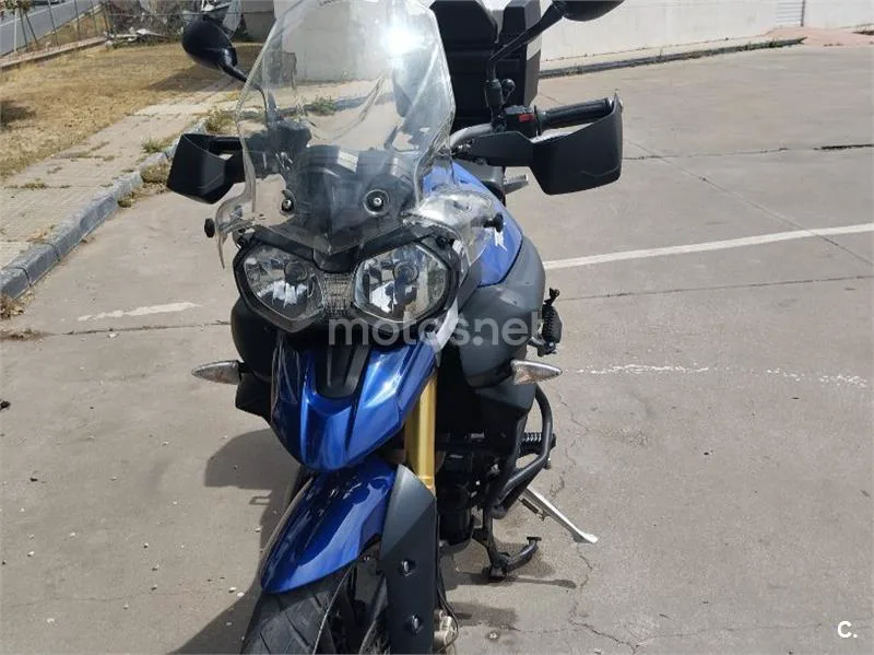 Triumph Tiger 800 – Vista 7