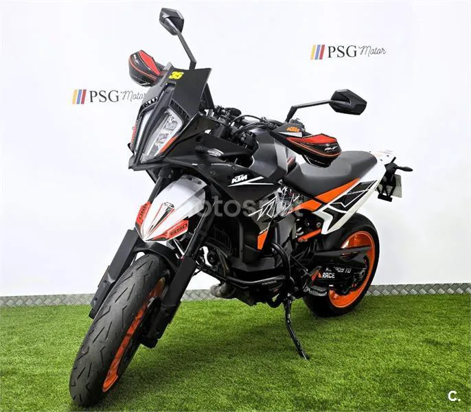 KTM 890 – Vista 3