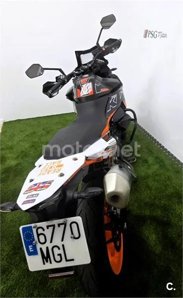 KTM 890 – Vista 10