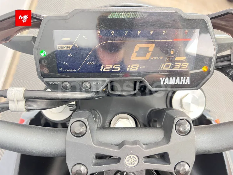 Yamaha MT-125 – Vista 8