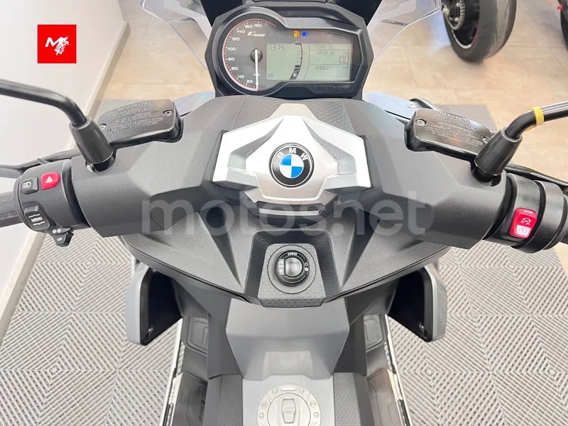 BMW C 400 X – Vista 8