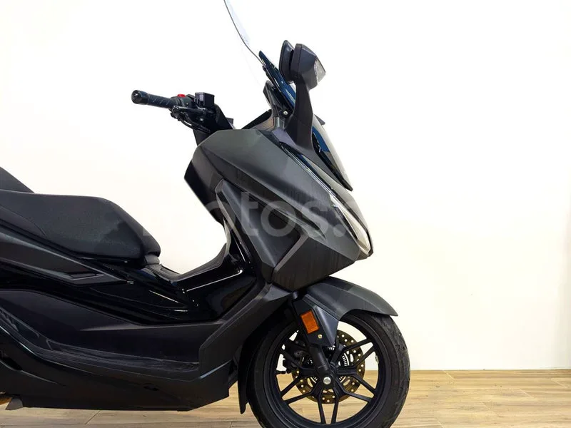 Honda Forza 350 – Vista 4