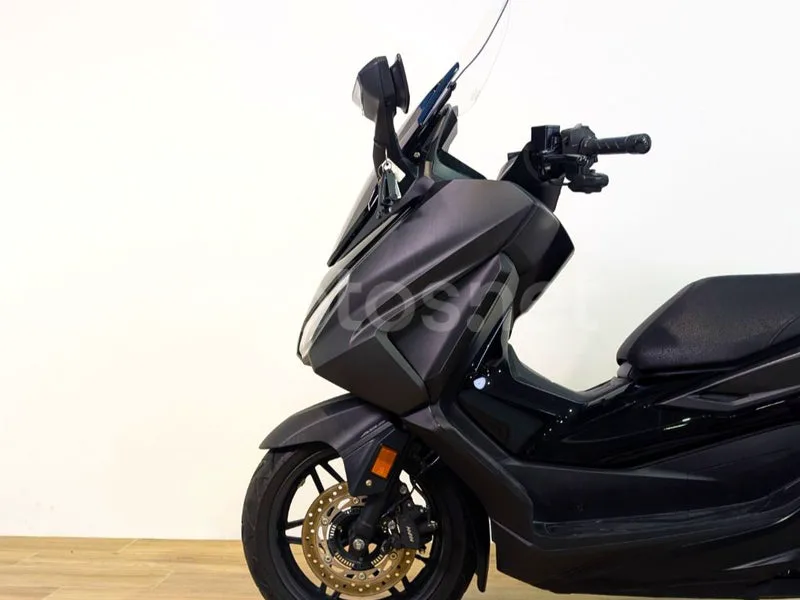 Honda Forza 350 – Vista 8