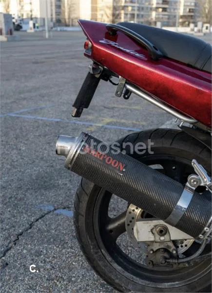 Suzuki Bandit 400 - Vista 3