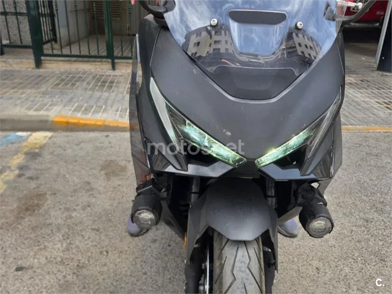 Honda Forza 750 – Vista 3
