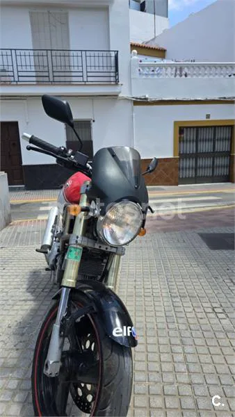 Ducati Monster 750 - Vista 3