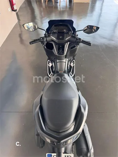 Yamaha NMAX – Vista 4