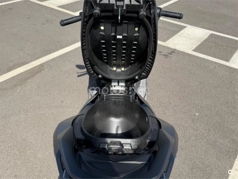 Yamaha NMAX – Vista 7