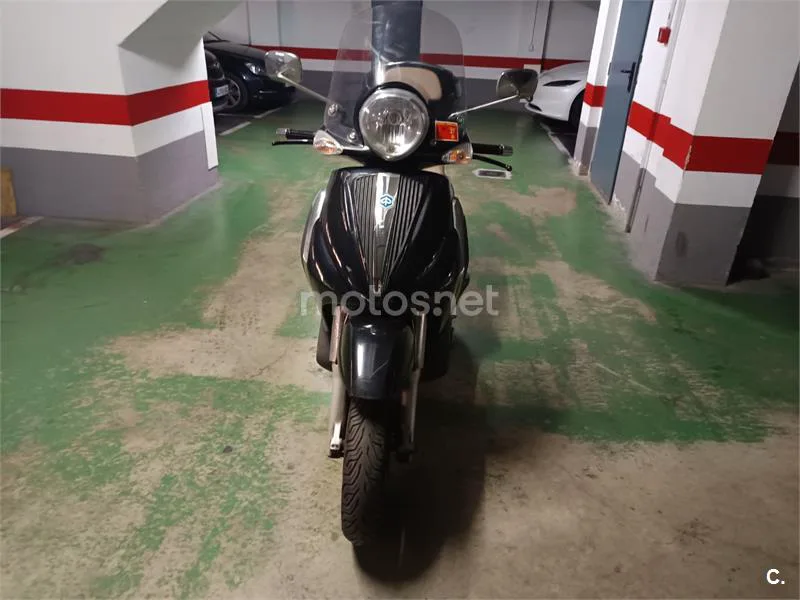 Piaggio Beverly 400 – Vista 4