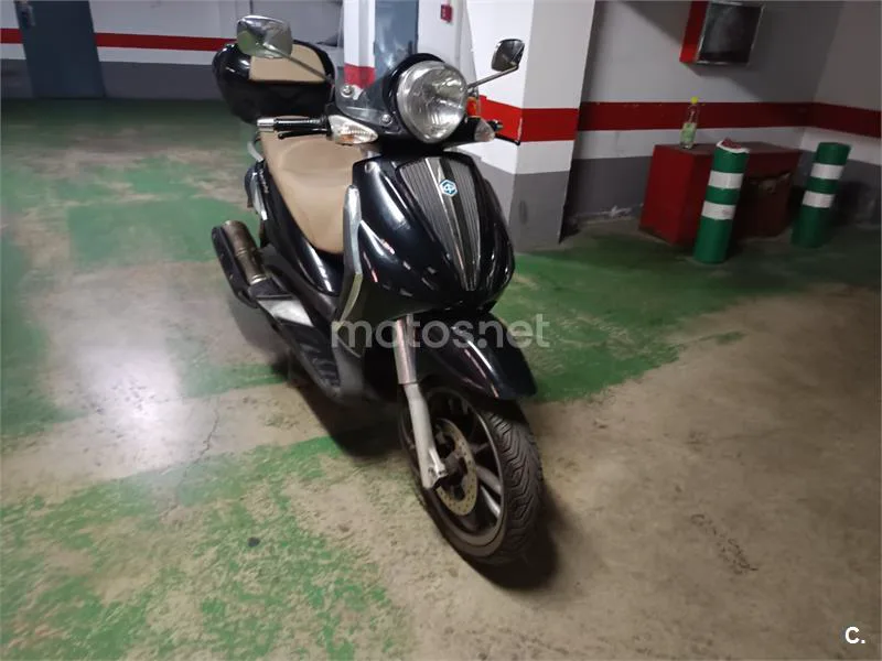 Piaggio Beverly 400 – Vista 8