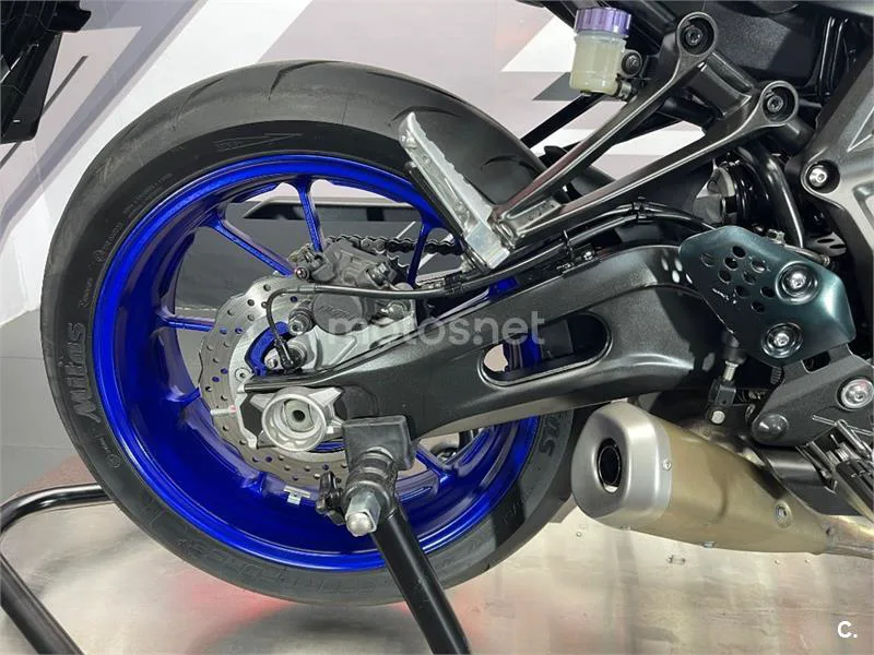 Yamaha MT-07 – Vista 13