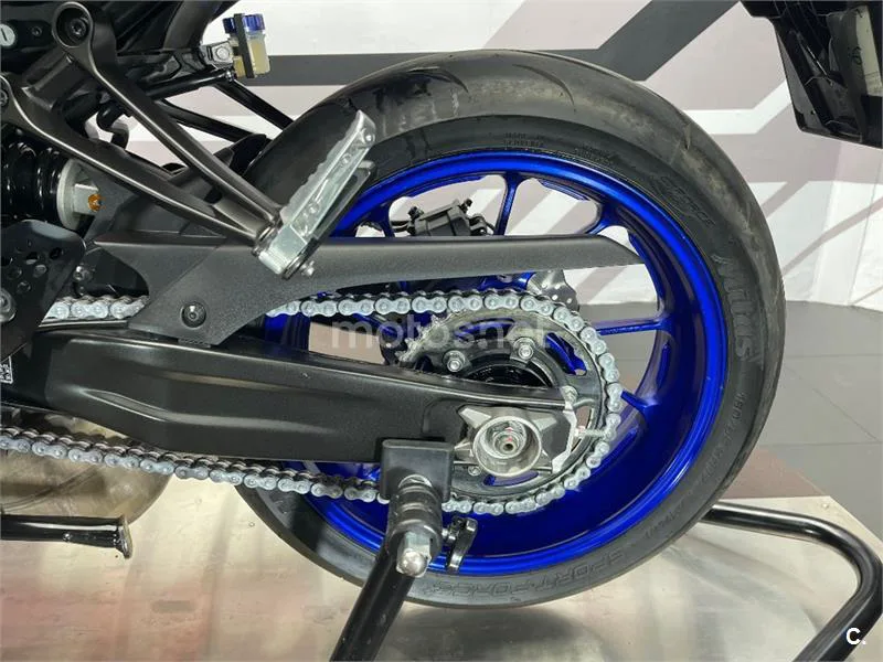 Yamaha MT-07 – Vista 16