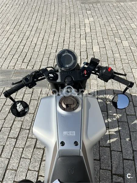 Husqvarna Vitpilen 401 – Vista 4