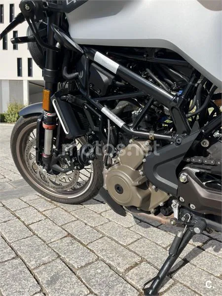 Husqvarna Vitpilen 401 – Vista 5