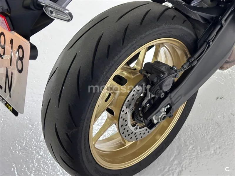 Yamaha XSR 900 – Vista 15