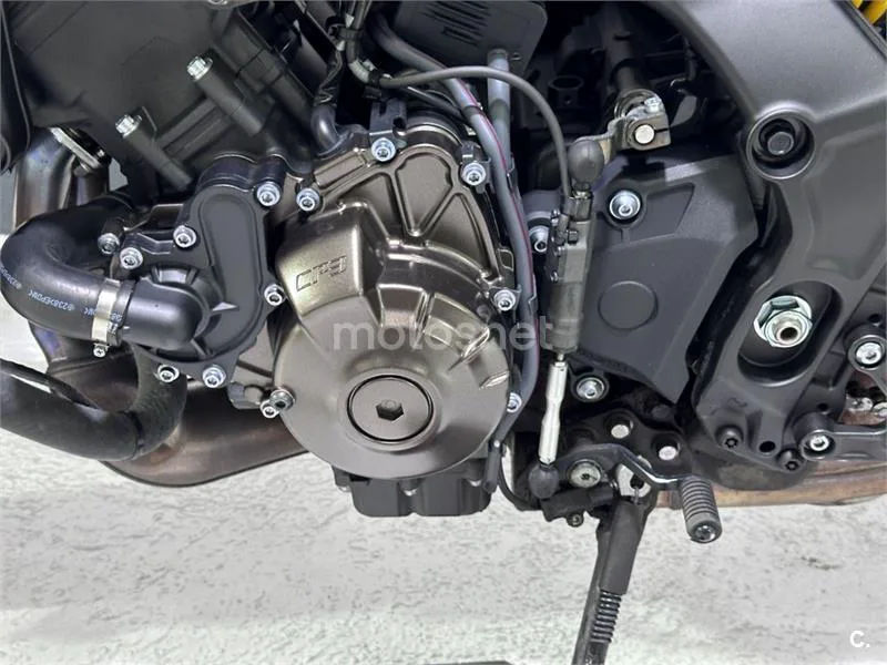 Yamaha XSR 900 – Vista 24