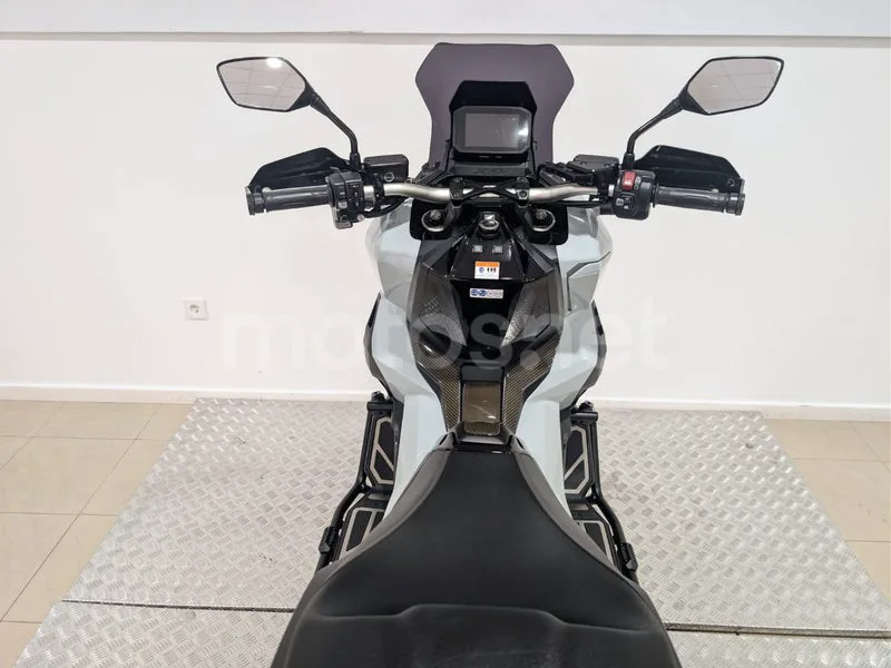 Honda X-ADV - Vista 13