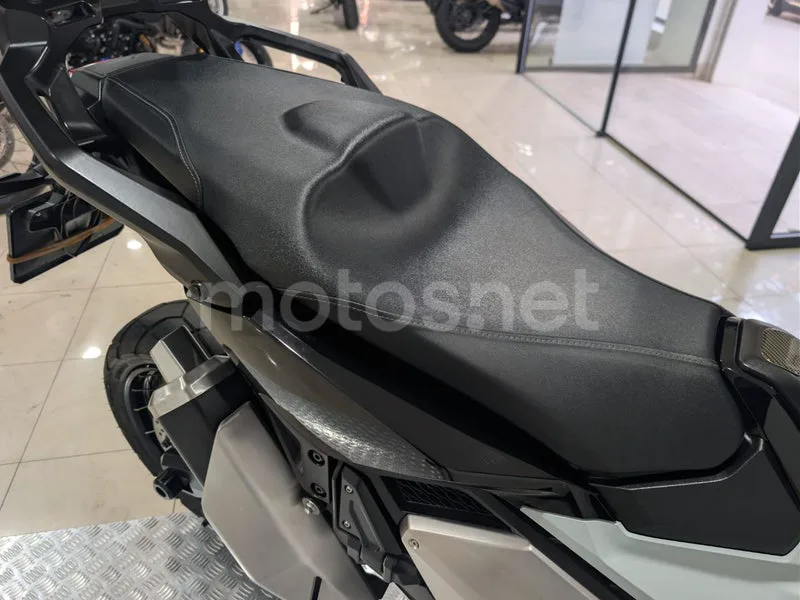 Honda X-ADV - Vista 17