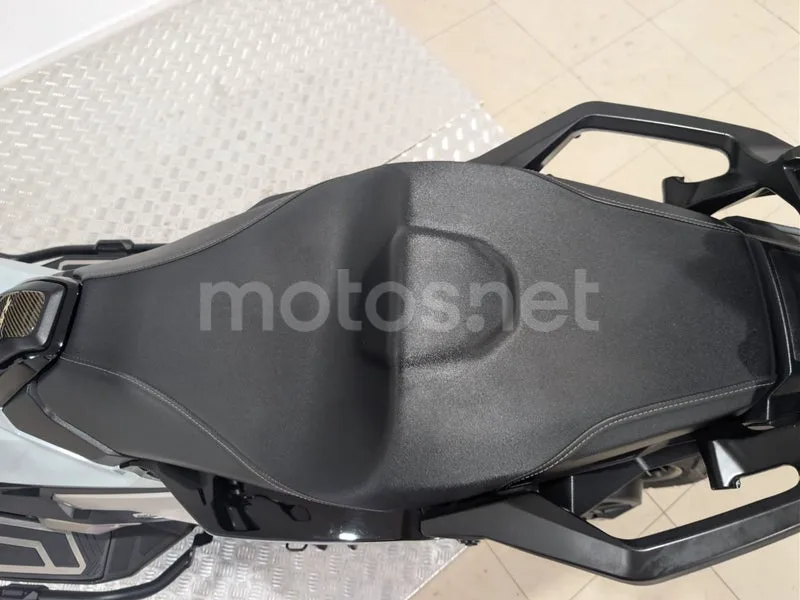 Honda X-ADV - Vista 18